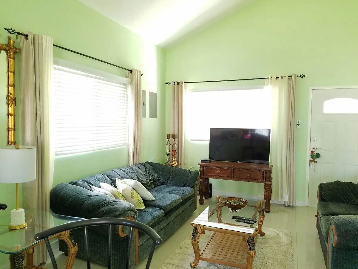 Caymanas Estates Villa Ellis Caymanas Appartement